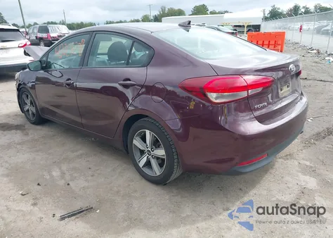 2018 Kia Forte Lx z USA, uszkodzony, nr VIN 3KPFL4A74JE194447